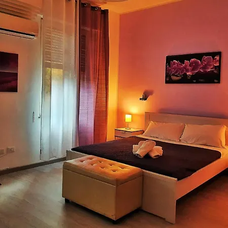 A Un Passo Dal Centro بيت ضيافة 4*